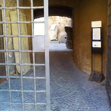 Sinatra's Gate *